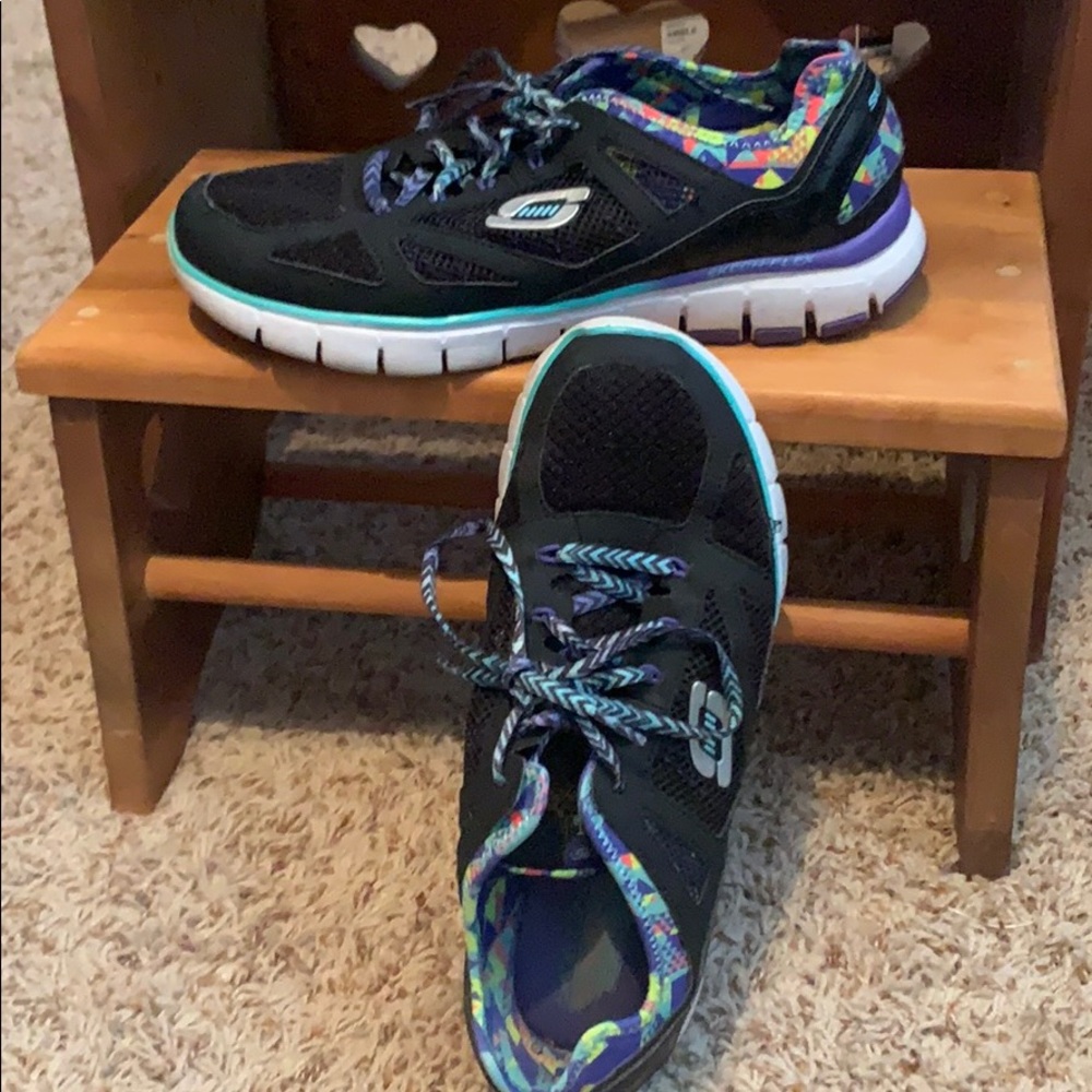 Sketchers Relaxed Fit Sneakers